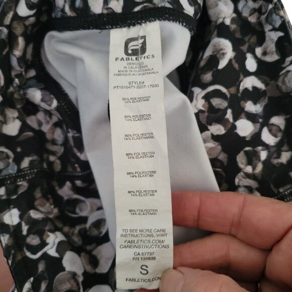 Fabletics Womens Black & White Floral Leggings S Polyester Stretchy Athletic Pan - Picture 6 of 6